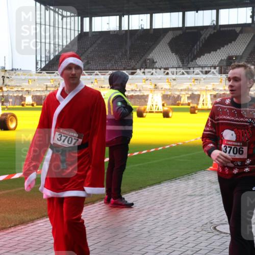 07.12.2025 - St. Pauli X-Mass-Run No. 15 Luisa Fischer http://msf.ph/oto/9377887 07.12.2025 10:28:25 Ziel 15, 3707, 15, 3706, 175, 1507, 1717, 1742, 1745, 2060, 2101, 2188, 2677, 2723, 3154, 3156, 3395, 3412, 3413, 3458, 3472, 3706, 3707, 3713, 3727, 3729, 3730, 3879, 3881, 3883, 4064, 4065, 4132, 4133, 4159, 4160, 4189, 4245, 4344, 4350, 4376, 4380, 4383, 4453, 4454, 4462, 4463, 4515, 4516, 4527, 4538, 4697, 4698, 4700, 4701, 4702, 4704, 4706, 4707, 4708, 4710, 4875 meine-sportfotos.de