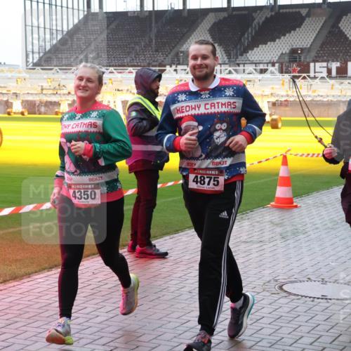 07.12.2025 - St. Pauli X-Mass-Run No. 15 Luisa Fischer http://msf.ph/oto/9377901 07.12.2025 10:28:27 Ziel 15, 4350, 15, 4875, 4538, 175, 1507, 1717, 1742, 1745, 2060, 2101, 2188, 2526, 2677, 2723, 3154, 3156, 3395, 3412, 3413, 3454, 3458, 3472, 3706, 3707, 3713, 3727, 3729, 3730, 3879, 3881, 3883, 4064, 4065, 4132, 4133, 4159, 4160, 4189, 4245, 4344, 4350, 4376, 4380, 4383, 4453, 4454, 4462, 4463, 4515, 4516, 4527, 4538, 4697, 4698, 4700, 4701, 4702, 4704, 4706, 4707, 4708, 4710, 4875 meine-sportfotos.de