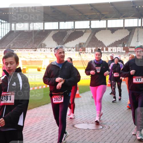 07.12.2025 - St. Pauli X-Mass-Run No. 15 Luisa Fischer http://msf.ph/oto/9377902 07.12.2025 10:03:27 Ziel 15, 2781, 2923, 28, 3892, 177, 177, 442, 443, 460, 885, 918, 936, 943, 956, 963, 965, 1118, 1314, 1594, 2505, 2510, 2514, 2682, 2780, 2781, 2908, 2973, 2975, 3284, 3417, 3518, 3892 meine-sportfotos.de