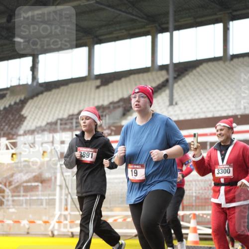 07.12.2025 - St. Pauli X-Mass-Run No. 15 Patografie http://msf.ph/oto/9377925 07.12.2025 10:08:52 Ziel 19, 390, 707, 786, 789, 947, 1002, 1031, 1176, 1461, 1465, 1570, 1575, 1576, 2126, 2521, 3212, 3300, 3332, 3335, 3484, 3671, 3891, 3904, 3907, 4066, 4067, 4068 meine-sportfotos.de