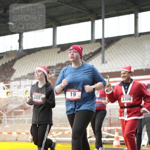 07.12.2025 - St. Pauli X-Mass-Run No. 15 Patografie http://msf.ph/oto/9377933 07.12.2025 10:08:52 Ziel 19, 390, 707, 786, 789, 947, 1002, 1031, 1176, 1461, 1465, 1570, 1575, 1576, 2126, 2521, 3212, 3300, 3332, 3335, 3484, 3671, 3891, 3904, 3907, 4066, 4067, 4068 meine-sportfotos.de