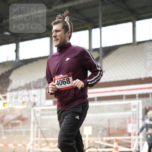 07.12.2025 - St. Pauli X-Mass-Run No. 15 Patografie http://msf.ph/oto/9377974 07.12.2025 10:08:55 Ziel 19, 390, 786, 789, 947, 1002, 1176, 1461, 1465, 1570, 1575, 1576, 2126, 2521, 3300, 3332, 3335, 3484, 3891, 3904, 3907, 4066, 4067, 4068 meine-sportfotos.de
