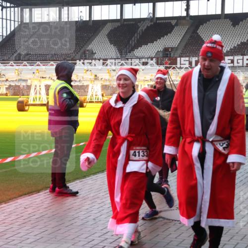 07.12.2025 - St. Pauli X-Mass-Run No. 15 Luisa Fischer http://msf.ph/oto/9377978 07.12.2025 10:28:37 Ziel 4133, 3729, 1745, 81, 412, 1507, 1717, 1742, 1745, 2101, 2188, 2526, 2723, 3395, 3412, 3413, 3454, 3458, 3472, 3713, 3727, 3729, 3730, 3879, 3881, 3883, 4037, 4064, 4065, 4132, 4133, 4159, 4160, 4189, 4245, 4250, 4344, 4350, 4355, 4376, 4380, 4388, 4453, 4454, 4462, 4463, 4527, 4538, 4697, 4698, 4700, 4701, 4702, 4704, 4706, 4707, 4708, 4710, 4875 meine-sportfotos.de