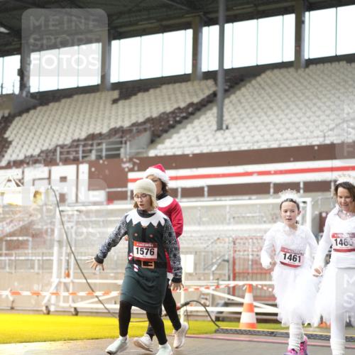 07.12.2025 - St. Pauli X-Mass-Run No. 15 Patografie http://msf.ph/oto/9377982 07.12.2025 10:08:57 Ziel 19, 390, 786, 1176, 1461, 1465, 1570, 1575, 1576, 2126, 2521, 3300, 3484, 3891, 3904, 3907, 4066, 4067, 4068, 4113 meine-sportfotos.de