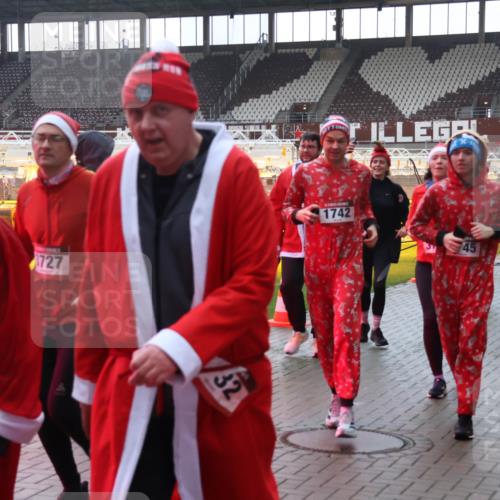 07.12.2025 - St. Pauli X-Mass-Run No. 15 Luisa Fischer http://msf.ph/oto/9377988 07.12.2025 10:28:38 Ziel 4133, 727, 32, 1742, 45, 56, 3881, 412, 1507, 1717, 1742, 1745, 2101, 2188, 2526, 2723, 3395, 3412, 3413, 3454, 3472, 3713, 3727, 3729, 3730, 3879, 3881, 3883, 4037, 4064, 4065, 4132, 4133, 4159, 4160, 4189, 4245, 4250, 4344, 4350, 4355, 4376, 4380, 4388, 4453, 4454, 4462, 4463, 4527, 4538, 4697, 4698, 4700, 4701, 4702, 4704, 4706, 4707, 4708, 4710, 4875 meine-sportfotos.de