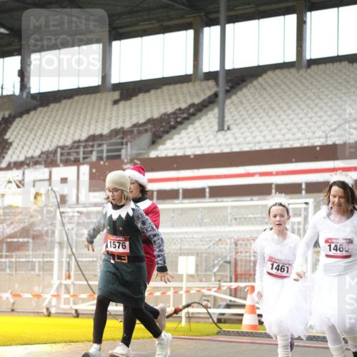07.12.2025 - St. Pauli X-Mass-Run No. 15 Patografie http://msf.ph/oto/9377990 07.12.2025 10:08:57 Ziel 19, 390, 786, 1176, 1461, 1465, 1570, 1575, 1576, 2126, 2521, 3300, 3484, 3891, 3904, 3907, 4066, 4067, 4068, 4113 meine-sportfotos.de