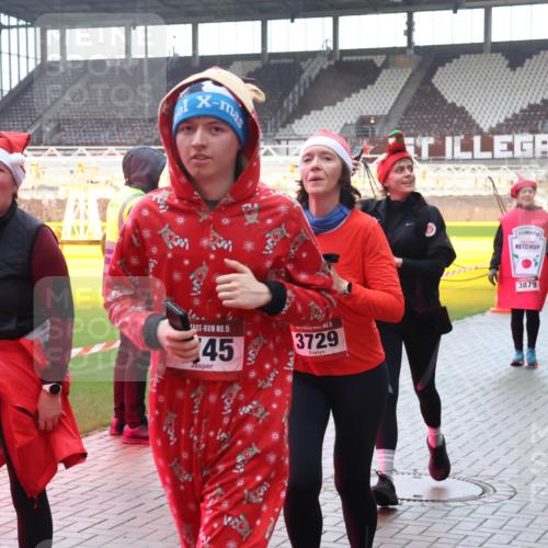 07.12.2025 - St. Pauli X-Mass-Run No. 15 Luisa Fischer http://msf.ph/oto/9378005 07.12.2025 10:28:40 Ziel 83, 15, 45, 3729, 3879, 388, 3883, 412, 1507, 1717, 1742, 1745, 2188, 2526, 2723, 2912, 2913, 3209, 3218, 3377, 3395, 3412, 3413, 3454, 3472, 3713, 3727, 3729, 3730, 3879, 3881, 3883, 4037, 4064, 4065, 4132, 4133, 4159, 4160, 4189, 4245, 4250, 4344, 4350, 4355, 4376, 4380, 4388, 4453, 4454, 4527, 4538, 4697, 4698, 4700, 4701, 4702, 4704, 4706, 4707, 4708, 4710, 4875 meine-sportfotos.de