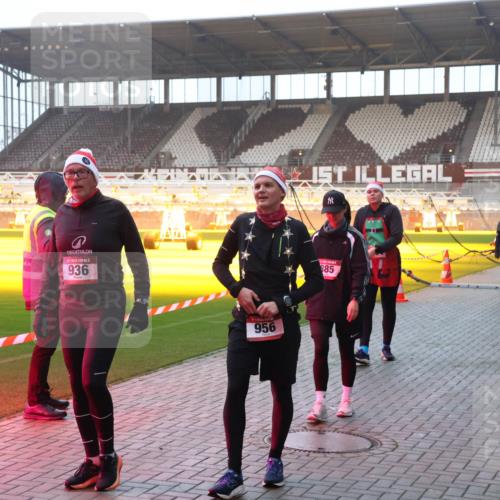 07.12.2025 - St. Pauli X-Mass-Run No. 15 Luisa Fischer http://msf.ph/oto/9378012 07.12.2025 10:03:34 Ziel 5, 936, 956, 885, 177, 442, 443, 460, 885, 918, 936, 943, 956, 963, 965, 1118, 1314, 1484, 1486, 1594, 2505, 2682, 2780, 2781, 2973, 2975, 3284, 3417, 3518, 3892, 4193, 4239 meine-sportfotos.de