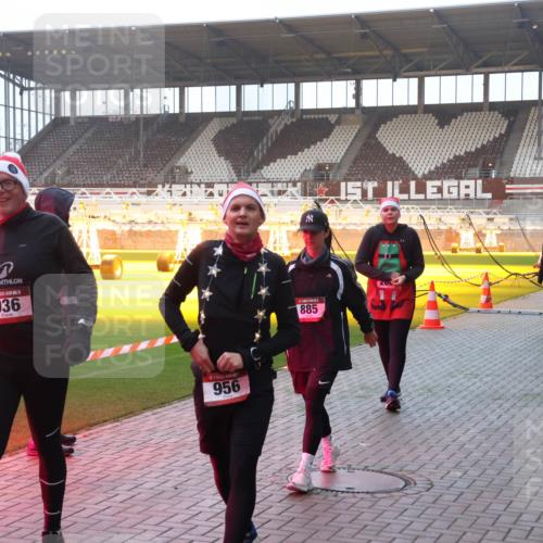 07.12.2025 - St. Pauli X-Mass-Run No. 15 Luisa Fischer http://msf.ph/oto/9378015 07.12.2025 10:03:35 Ziel 936, 956, 885, 3580, 3629, 1594, 177, 442, 443, 460, 885, 918, 936, 943, 956, 963, 965, 1118, 1314, 1484, 1486, 1594, 2505, 2682, 2780, 2781, 2973, 2975, 3284, 3417, 3518, 3892, 4193, 4239 meine-sportfotos.de