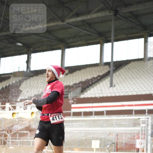 07.12.2025 - St. Pauli X-Mass-Run No. 15 Patografie http://msf.ph/oto/9378017 07.12.2025 10:09:02 Ziel 19, 786, 1461, 1465, 1570, 1575, 1576, 2126, 3300, 3484, 3891, 4066, 4067, 4068, 4113, 4666 meine-sportfotos.de