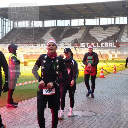 07.12.2025 - St. Pauli X-Mass-Run No. 15 Luisa Fischer http://msf.ph/oto/9378019 07.12.2025 10:03:35 Ziel 15, 936, 956, 3629, 177, 442, 443, 460, 885, 918, 936, 943, 956, 963, 965, 1118, 1314, 1484, 1486, 1594, 2505, 2682, 2780, 2781, 2973, 2975, 3284, 3417, 3518, 3892, 4193, 4239 meine-sportfotos.de