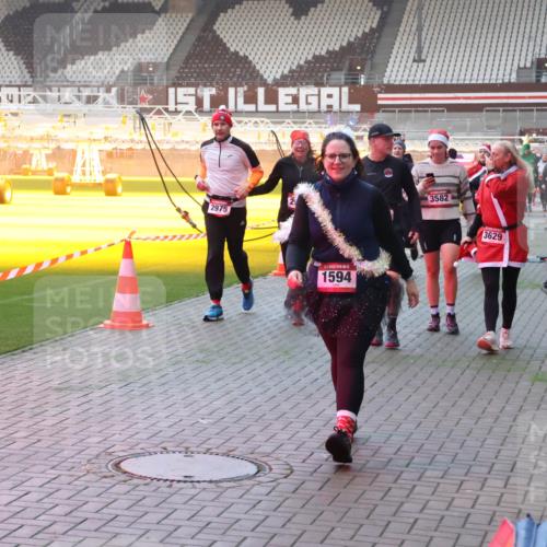 07.12.2025 - St. Pauli X-Mass-Run No. 15 Luisa Fischer http://msf.ph/oto/9378058 07.12.2025 10:03:45 Ziel 2975, 1594, 3582, 3629, 177, 214, 358, 442, 443, 460, 885, 918, 936, 940, 943, 956, 963, 965, 984, 1023, 1118, 1263, 1264, 1314, 1484, 1486, 1506, 1594, 1888, 2380, 2505, 2682, 2973, 2975, 3284, 3334, 3417, 4193, 4239, 4660, 4667, 4679, 4680 meine-sportfotos.de