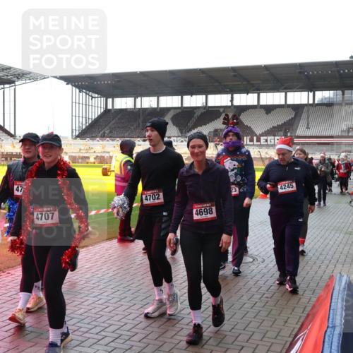 07.12.2025 - St. Pauli X-Mass-Run No. 15 Luisa Fischer http://msf.ph/oto/9378073 07.12.2025 10:28:54 Ziel 10, 15, 0, 47, 15, 4707, 4702, 4698, 4245, 412, 1095, 1507, 1742, 1745, 2046, 2051, 2526, 2723, 2912, 2913, 3209, 3218, 3377, 3395, 3412, 3413, 3454, 3472, 3727, 3729, 3730, 3879, 3881, 3883, 4037, 4064, 4065, 4159, 4160, 4189, 4245, 4250, 4344, 4355, 4376, 4380, 4388, 4449, 4450, 4697, 4698, 4700, 4701, 4702, 4704, 4706, 4707, 4708, 4710 meine-sportfotos.de