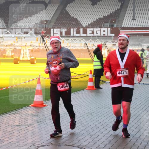 07.12.2025 - St. Pauli X-Mass-Run No. 15 Luisa Fischer http://msf.ph/oto/9378077 07.12.2025 11:09:15 Ziel 1464, 4471, 1511, 152, 155, 166, 335, 338, 341, 446, 495, 496, 619, 784, 1136, 1138, 1140, 1184, 1205, 1211, 1412, xxxx, 1424, 1464, 1491, 1502, 1511, 1574, 1625, 1706, 2070, 2259, 2879, 2893, 2898, 4471, 4584, 4819, 4830 meine-sportfotos.de