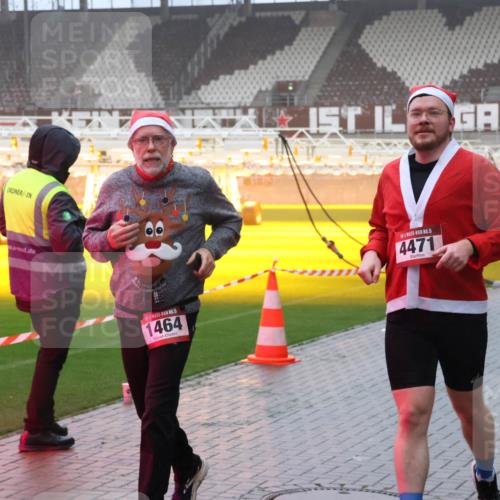 07.12.2025 - St. Pauli X-Mass-Run No. 15 Luisa Fischer http://msf.ph/oto/9378085 07.12.2025 11:09:16 Ziel 5, 1464, 1, 15, 4471, 11, 152, 155, 166, 335, 338, 341, 446, 495, 496, 619, 784, 1136, 1138, 1140, 1184, 1205, 1211, 1412, xxxx, 1424, 1464, 1491, 1502, 1511, 1574, 1625, 2070, 2259, 2879, 2893, 2898, 4471, 4584, 4819, 4830 meine-sportfotos.de