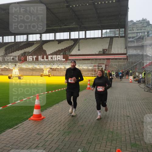 07.12.2025 - St. Pauli X-Mass-Run No. 15 Fabian Wolf http://msf.ph/oto/9378099 07.12.2025 10:06:40 Ziel 150, 562, 1479, 1480, 2129, 3213, 3232, 3330, 3333, 3534, 3535, 3536, 3537, 3970, 3971, 4459 meine-sportfotos.de