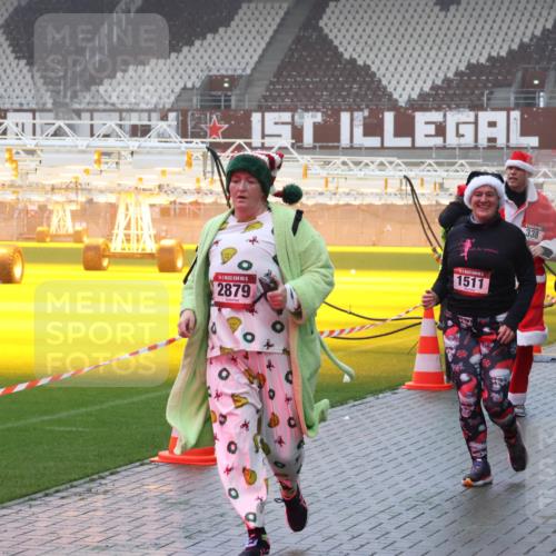 07.12.2025 - St. Pauli X-Mass-Run No. 15 Luisa Fischer http://msf.ph/oto/9378106 07.12.2025 11:09:24 Ziel 15, 2879, 1511, 338, 2070, 5, 34, 44, 51, 335, 338, 341, 495, 496, 558, 619, 1110, 1136, 1138, 1140, 1205, 1211, 1260, 1412, xxxx, 1424, 1464, 1491, 1502, 1511, 1574, 1625, 2070, 2259, 2879, 2893, 2898, 4471, 4584, 4819, 4830 meine-sportfotos.de