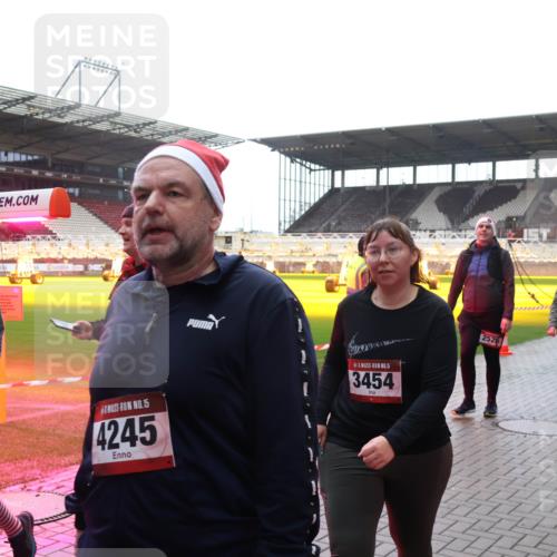 07.12.2025 - St. Pauli X-Mass-Run No. 15 Luisa Fischer http://msf.ph/oto/9378111 07.12.2025 10:28:58 Ziel 76, 15, 4245, 15, 3454, 2526, 412, 1095, 1507, 1566, 1742, 1745, 2046, 2051, 2397, 2526, 2723, 2912, 2913, 3209, 3218, 3377, 3395, 3412, 3413, 3454, 3472, 3727, 3729, 3730, 4037, 4064, 4065, 4159, 4160, 4245, 4250, 4344, 4355, 4376, 4380, 4388, 4414, 4446, 4449, 4450, 4543, 4544, 4697, 4698, 4700, 4701, 4702, 4704, 4706, 4707, 4708, 4710 meine-sportfotos.de