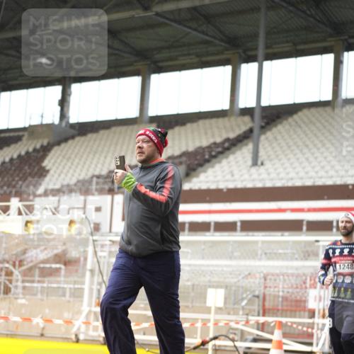 07.12.2025 - St. Pauli X-Mass-Run No. 15 Patografie http://msf.ph/oto/9378156 07.12.2025 10:09:20 Ziel 800, 881, 896, 899, 960, 1243, 1248, 1718, 3493, 3756 meine-sportfotos.de