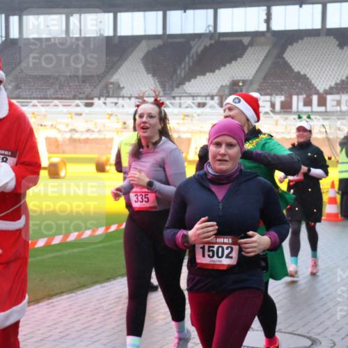 07.12.2025 - St. Pauli X-Mass-Run No. 15 Luisa Fischer http://msf.ph/oto/9378161 07.12.2025 11:09:29 Ziel 339, 335, 15, 1502, 496, 619, 44, 51, 335, 338, 341, 495, 496, 558, 619, 1110, 1136, 1138, 1140, 1205, 1211, 1260, 1412, xxxx, 1464, 1502, 1511, 1574, 2070, 2879, 2898, 4471 meine-sportfotos.de