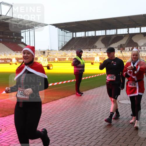 07.12.2025 - St. Pauli X-Mass-Run No. 15 Luisa Fischer http://msf.ph/oto/9378199 07.12.2025 10:03:52 Ziel 148, 3580, 3629, 177, 185, 213, 214, 358, 399, 442, 443, 460, 936, 940, 956, 963, 965, 984, 1023, 1118, 1263, 1264, 1307, 1394, 1425, 1484, 1486, 1506, 1594, 1888, 2002, 2366, 2380, 2505, 2682, 2973, 2975, 3334, 3417, 3734, 4193, 4239, 4660, 4667, 4679, 4680 meine-sportfotos.de