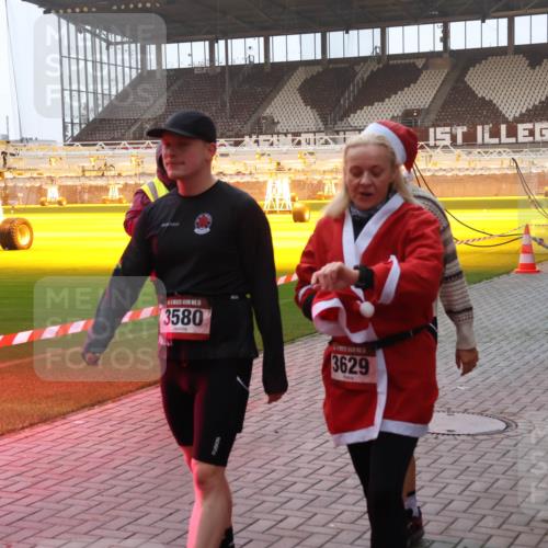 07.12.2025 - St. Pauli X-Mass-Run No. 15 Luisa Fischer http://msf.ph/oto/9378207 07.12.2025 10:03:53 Ziel 5, 3580, 3629, 177, 185, 213, 214, 358, 399, 460, 940, 956, 963, 965, 984, 1023, 1118, 1263, 1264, 1307, 1394, 1425, 1484, 1486, 1506, 1594, 1888, 2002, 2366, 2380, 2505, 2682, 2973, 2975, 3334, 3417, 3734, 4193, 4239, 4660, 4667, 4679, 4680 meine-sportfotos.de