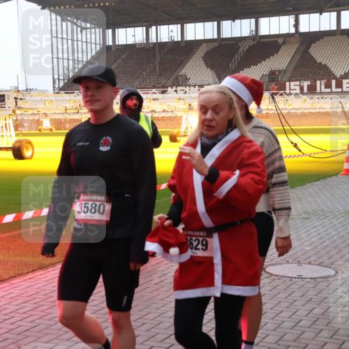 07.12.2025 - St. Pauli X-Mass-Run No. 15 Luisa Fischer http://msf.ph/oto/9378209 07.12.2025 10:03:53 Ziel 3580, 629, 177, 185, 213, 214, 358, 399, 460, 940, 956, 963, 965, 984, 1023, 1118, 1263, 1264, 1307, 1394, 1425, 1484, 1486, 1506, 1594, 1888, 2002, 2366, 2380, 2505, 2682, 2973, 2975, 3334, 3417, 3734, 4193, 4239, 4660, 4667, 4679, 4680 meine-sportfotos.de