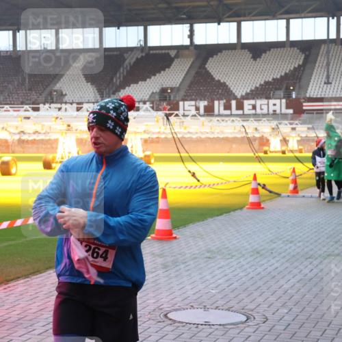 07.12.2025 - St. Pauli X-Mass-Run No. 15 Luisa Fischer http://msf.ph/oto/9378251 07.12.2025 10:04:03 Ziel 115, 004433, 264, 185, 213, 214, 358, 399, 460, 626, 628, 940, 963, 965, 984, 1023, 1027, 1028, 1118, 1263, 1264, 1307, 1394, 1425, 1484, 1486, 1506, 1594, 1888, 2002, 2110, 2112, 2366, 2380, 2682, 2973, 2975, 3334, 3337, 3359, 3519, 3734, 4151, 4193, 4239, 4660, 4667, 4679, 4680 meine-sportfotos.de