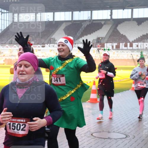 07.12.2025 - St. Pauli X-Mass-Run No. 15 Luisa Fischer http://msf.ph/oto/9378258 07.12.2025 11:09:29 Ziel 15, 1502, 341, 495, 1, 496, 619, 44, 51, 335, 338, 341, 495, 496, 558, 619, 1110, 1136, 1138, 1140, 1205, 1211, 1260, 1412, xxxx, 1464, 1502, 1511, 1574, 2070, 2879, 2898, 4471 meine-sportfotos.de