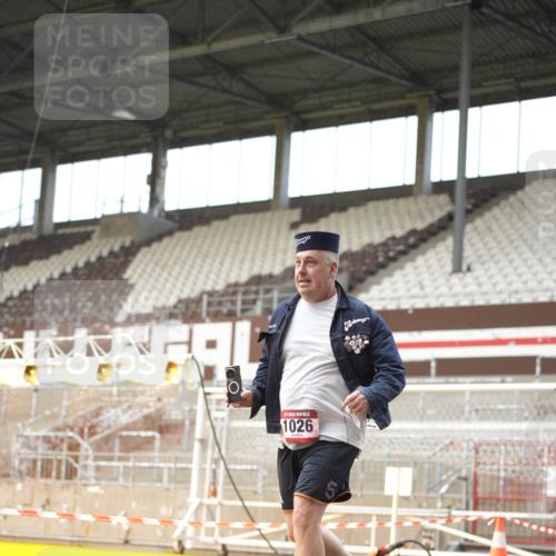 07.12.2025 - St. Pauli X-Mass-Run No. 15 Patografie http://msf.ph/oto/9378260 07.12.2025 10:09:41 Ziel 1026, 1172, 1191 meine-sportfotos.de