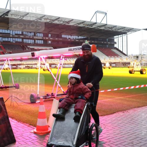 07.12.2025 - St. Pauli X-Mass-Run No. 15 Luisa Fischer http://msf.ph/oto/9378265 07.12.2025 10:29:25 Ziel 161, 165, 1095, 1308, 1330, 1566, 1677, 2046, 2051, 2397, 2874, 2912, 2913, 3209, 3218, 3299, 3377, 3669, 3938, 3942, 4073, 4265, 4291, 4414, 4446, 4449, 4450, 4543, 4544 meine-sportfotos.de