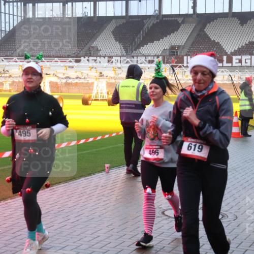 07.12.2025 - St. Pauli X-Mass-Run No. 15 Luisa Fischer http://msf.ph/oto/9378272 07.12.2025 11:09:31 Ziel 495, 496, 619, 1211, 1205, 3, 1140, 44, 51, 335, 338, 341, 495, 496, 558, 619, 1110, 1136, 1138, 1140, 1205, 1211, 1260, 1412, xxxx, 1464, 1477, 1502, 1511, 1574, 1641, 2070, 2879, 2898, 4471 meine-sportfotos.de