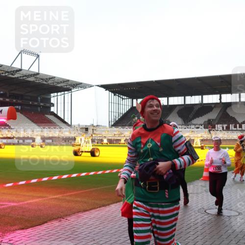 07.12.2025 - St. Pauli X-Mass-Run No. 15 Luisa Fischer http://msf.ph/oto/9378288 07.12.2025 10:29:30 Ziel 1330, 4071, 161, 165, 1095, 1308, 1330, 1548, 1550, 1566, 1677, 1842, 2046, 2051, 2397, 2874, 3115, 3299, 3470, 3669, 3938, 3942, 4073, 4265, 4291, 4414, 4446, 4449, 4450, 4543, 4544 meine-sportfotos.de