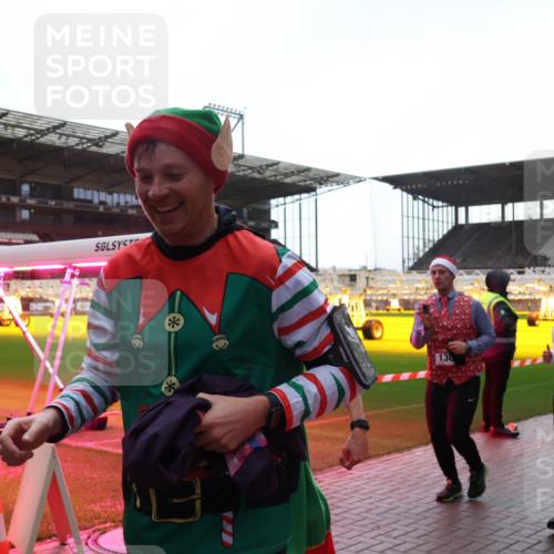 07.12.2025 - St. Pauli X-Mass-Run No. 15 Luisa Fischer http://msf.ph/oto/9378296 07.12.2025 10:29:31 Ziel 130, 1330, 161, 165, 1095, 1308, 1330, 1548, 1550, 1566, 1677, 1842, 2046, 2051, 2397, 2874, 3115, 3299, 3470, 3669, 3938, 3942, 4073, 4265, 4291, 4414, 4446, 4449, 4450, 4543, 4544 meine-sportfotos.de