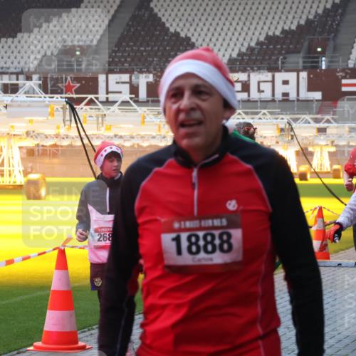 07.12.2025 - St. Pauli X-Mass-Run No. 15 Luisa Fischer http://msf.ph/oto/9378303 07.12.2025 10:04:12 Ziel 268, 1888, 358, 19, 200, 185, 213, 214, 358, 399, 626, 628, 709, 940, 984, 1023, 1027, 1028, 1263, 1264, 1307, 1394, 1425, 1484, 1486, 1506, 1888, 1906, 2002, 2110, 2112, 2366, 2380, 2973, 2975, 3198, 3334, 3337, 3340, 3359, 3519, 3734, 4151, 4193, 4239, 4660, 4667, 4679, 4680 meine-sportfotos.de