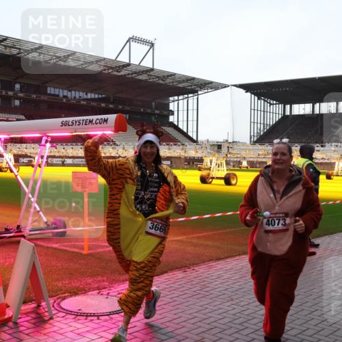07.12.2025 - St. Pauli X-Mass-Run No. 15 Luisa Fischer http://msf.ph/oto/9378322 07.12.2025 10:29:35 Ziel 3669, 4073, 161, 165, 450, 458, 1095, 1308, 1330, 1373, 1548, 1550, 1566, 1677, 1842, 2001, 2046, 2051, 2397, 2874, 3115, 3299, 3470, 3669, 3938, 3942, 4007, 4073, 4264, 4265, 4266, 4291, 4414, 4440, 4446, 4449, 4450, 4531, 4543, 4544, 4695 meine-sportfotos.de