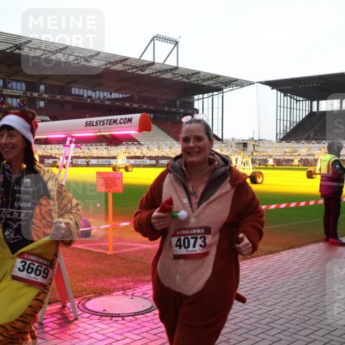 07.12.2025 - St. Pauli X-Mass-Run No. 15 Luisa Fischer http://msf.ph/oto/9378326 07.12.2025 10:29:36 Ziel 3669, 15, 4073, 161, 165, 450, 458, 1095, 1308, 1330, 1373, 1548, 1550, 1566, 1677, 1842, 2001, 2046, 2051, 2397, 2874, 3115, 3299, 3470, 3669, 3938, 3942, 4007, 4009, 4073, 4264, 4265, 4266, 4291, 4414, 4440, 4446, 4449, 4450, 4531, 4543, 4544, 4695 meine-sportfotos.de