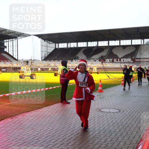 07.12.2025 - St. Pauli X-Mass-Run No. 15 Luisa Fischer http://msf.ph/oto/9378336 07.12.2025 10:29:37 Ziel 2874, 161, 165, 450, 458, 1095, 1308, 1330, 1373, 1548, 1550, 1566, 1677, 1842, 2001, 2046, 2051, 2397, 2874, 3080, 3115, 3299, 3470, 3669, 3938, 3942, 4007, 4009, 4073, 4264, 4265, 4266, 4291, 4293, 4296, 4414, 4440, 4446, 4449, 4450, 4531, 4543, 4544, 4695 meine-sportfotos.de