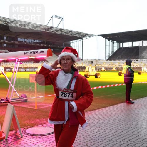 07.12.2025 - St. Pauli X-Mass-Run No. 15 Luisa Fischer http://msf.ph/oto/9378346 07.12.2025 10:29:39 Ziel 15, 2874, 161, 165, 450, 458, 1039, 1095, 1308, 1330, 1373, 1548, 1550, 1566, 1677, 1842, 2001, 2046, 2051, 2397, 2874, 3080, 3115, 3299, 3470, 3669, 3938, 3942, 4007, 4009, 4073, 4264, 4265, 4266, 4291, 4293, 4296, 4414, 4440, 4446, 4449, 4450, 4531, 4543, 4544, 4695 meine-sportfotos.de