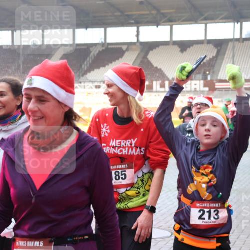 07.12.2025 - St. Pauli X-Mass-Run No. 15 Luisa Fischer http://msf.ph/oto/9378349 07.12.2025 10:04:18 Ziel 26, 15, 185, 15, 5, 213, 185, 213, 214, 358, 399, 626, 628, 709, 940, 984, 1023, 1027, 1028, 1263, 1264, 1307, 1394, 1425, 1484, 1486, 1506, 1888, 1906, 2002, 2110, 2112, 2366, 2380, 3198, 3334, 3337, 3340, 3359, 3519, 3734, 4151, 4193, 4239, 4660, 4667, 4679, 4680 meine-sportfotos.de