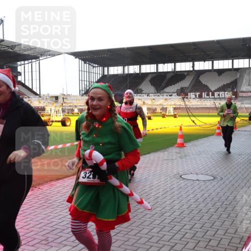 07.12.2025 - St. Pauli X-Mass-Run No. 15 Luisa Fischer http://msf.ph/oto/9378369 07.12.2025 10:29:45 Ziel 3942, 329, 165, 161, 154, 161, 165, 450, 458, 1039, 1198, 1201, 1204, 1209, 1308, 1330, 1373, 1548, 1550, 1677, 1842, 2001, 2874, 3080, 3115, 3299, 3468, 3469, 3470, 3669, 3938, 3942, 4007, 4009, 4073, 4126, 4264, 4265, 4266, 4291, 4293, 4296, 4440, 4531, 4543, 4544, 4695 meine-sportfotos.de