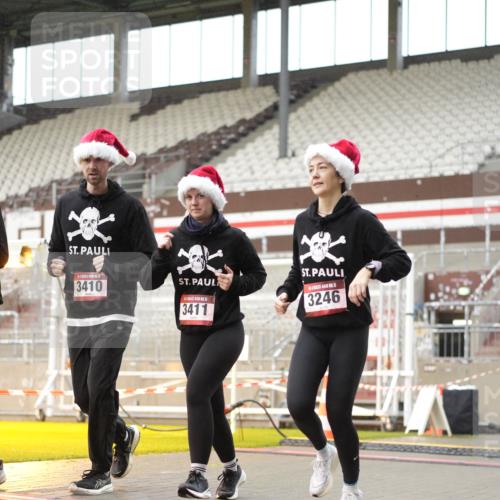 07.12.2025 - St. Pauli X-Mass-Run No. 15 Patografie http://msf.ph/oto/9378374 07.12.2025 10:09:53 Ziel 989, 1026, 1256, 1257, 1678, 2502, 2504, 2560, 3245, 3246, 3410, 3411 meine-sportfotos.de
