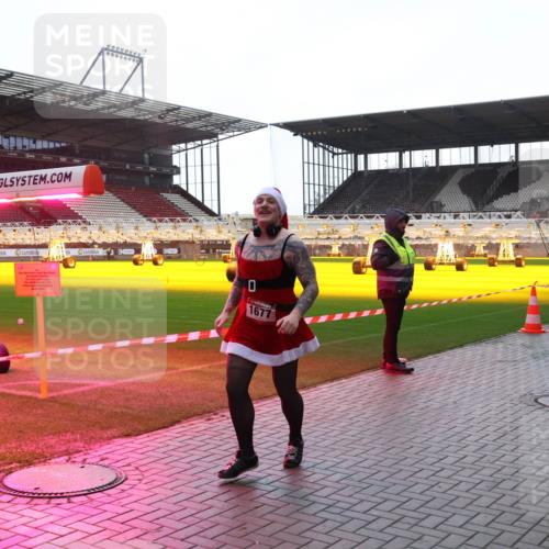 07.12.2025 - St. Pauli X-Mass-Run No. 15 Luisa Fischer http://msf.ph/oto/9378378 07.12.2025 10:29:46 Ziel 0, 1677, 161, 161, 165, 450, 458, 1039, 1198, 1201, 1204, 1209, 1308, 1330, 1373, 1548, 1550, 1677, 1842, 2001, 2874, 3080, 3115, 3299, 3468, 3469, 3470, 3669, 3938, 3942, 4007, 4009, 4073, 4126, 4264, 4265, 4266, 4291, 4293, 4296, 4440, 4531, 4695 meine-sportfotos.de