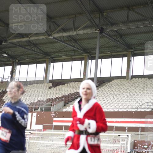07.12.2025 - St. Pauli X-Mass-Run No. 15 Patografie http://msf.ph/oto/9378413 07.12.2025 10:10:09 Ziel 962, 1399, 1732, 4358, 4507 meine-sportfotos.de