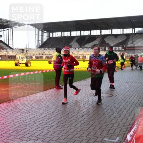 07.12.2025 - St. Pauli X-Mass-Run No. 15 Luisa Fischer http://msf.ph/oto/9378433 07.12.2025 10:29:56 Ziel 45, 4695, 450, 10, 161, 165, 423, 426, 450, 458, 1039, 1090, 1091, 1198, 1201, 1204, 1209, 1373, 1548, 1550, 1669, 1677, 1842, 2001, 2874, 2878, 3080, 3115, 3299, 3468, 3469, 3470, 3494, 3497, 3516, 3517, 3938, 3942, 4007, 4009, 4126, 4264, 4266, 4293, 4296, 4440, 4472, 4476, 4531, 4695 meine-sportfotos.de