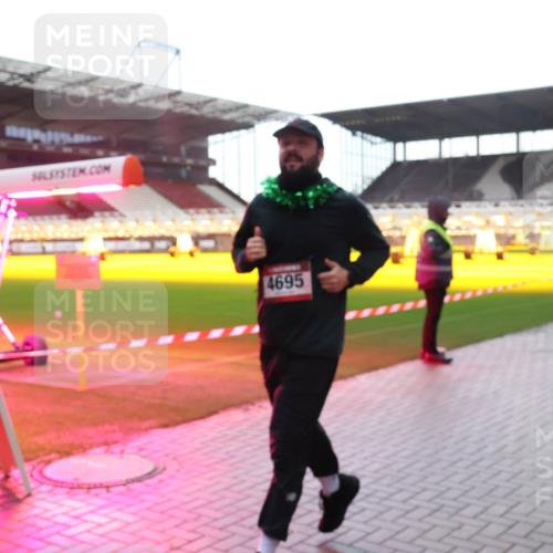 07.12.2025 - St. Pauli X-Mass-Run No. 15 Luisa Fischer http://msf.ph/oto/9378451 07.12.2025 10:29:58 Ziel 4695, 10, 161, 165, 423, 426, 450, 458, 1039, 1090, 1091, 1198, 1201, 1204, 1209, 1373, 1548, 1550, 1669, 1677, 1842, 2001, 2874, 2878, 3080, 3115, 3299, 3468, 3469, 3470, 3494, 3497, 3516, 3517, 3938, 3942, 4007, 4009, 4126, 4264, 4266, 4293, 4296, 4440, 4472, 4476, 4531, 4546, 4695 meine-sportfotos.de