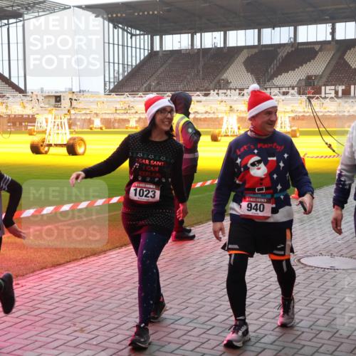 07.12.2025 - St. Pauli X-Mass-Run No. 15 Luisa Fischer http://msf.ph/oto/9378458 07.12.2025 10:04:37 Ziel 3334, 4444, 15, 1023, 5, 940, 984, 113, 185, 399, 626, 628, 709, 1027, 1028, 1291, 1302, 1307, 1394, 1425, 1522, 1712, 1738, 1871, 1906, 2110, 2112, 2366, 2454, 3188, 3198, 3337, 3340, 3359, 3519, 3734, 4151, 4673 meine-sportfotos.de
