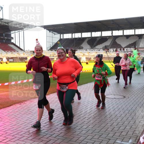 07.12.2025 - St. Pauli X-Mass-Run No. 15 Luisa Fischer http://msf.ph/oto/9378481 07.12.2025 10:30:05 Ziel 1373, 2001, 4264, 4440, 3469, 3468, 10, 423, 426, 450, 458, 1039, 1090, 1091, 1198, 1201, 1204, 1209, 1373, 1548, 1550, 1669, 1677, 1842, 2001, 2878, 3080, 3115, 3299, 3468, 3469, 3470, 3494, 3497, 3516, 3517, 3942, 4007, 4009, 4126, 4264, 4266, 4293, 4296, 4440, 4472, 4476, 4531, 4533, 4534, 4546, 4695 meine-sportfotos.de