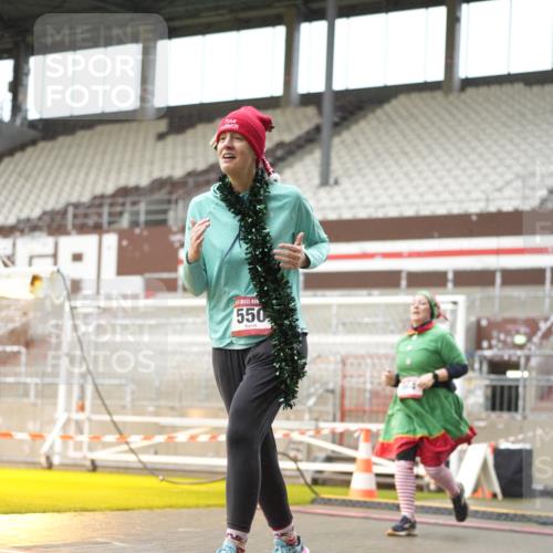 07.12.2025 - St. Pauli X-Mass-Run No. 15 Patografie http://msf.ph/oto/9378483 07.12.2025 10:10:26 Ziel 550, 964, 1571, 2083, 2087 meine-sportfotos.de