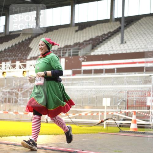 07.12.2025 - St. Pauli X-Mass-Run No. 15 Patografie http://msf.ph/oto/9378503 07.12.2025 10:10:27 Ziel 550, 964, 1571, 2083, 2087 meine-sportfotos.de